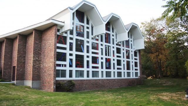 Synagogue Approves Boston College's Purchase Of Land