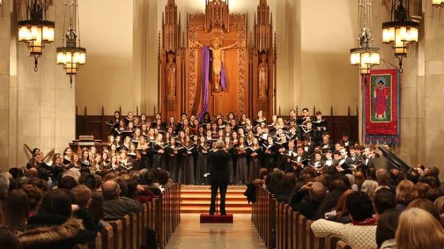 Chorale's Skilled Voices Traverse Difficult Setlist With Poise and Beauty
