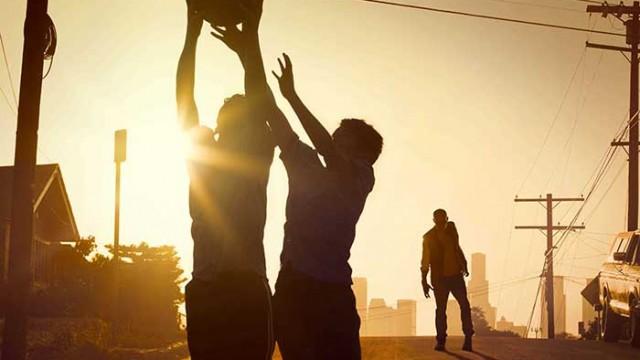 'Fear The Walking Dead' Champions Capable Cast, but Remains Rather Mindless