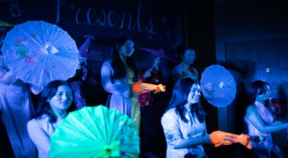 Vietnamese Students Association Highlights Range of Art Forms at Culture Show