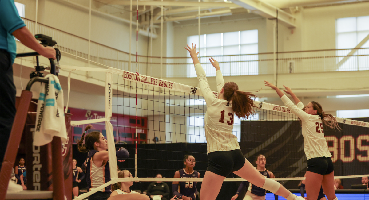 The Eagles stretched their undefeated streak to 10 games. (Jenny Krasic / Heights Staff)