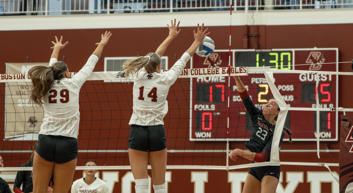 The Eagles stretched their undefeated streak to 10 games. (Jenny Krasic / Heights Staff)
