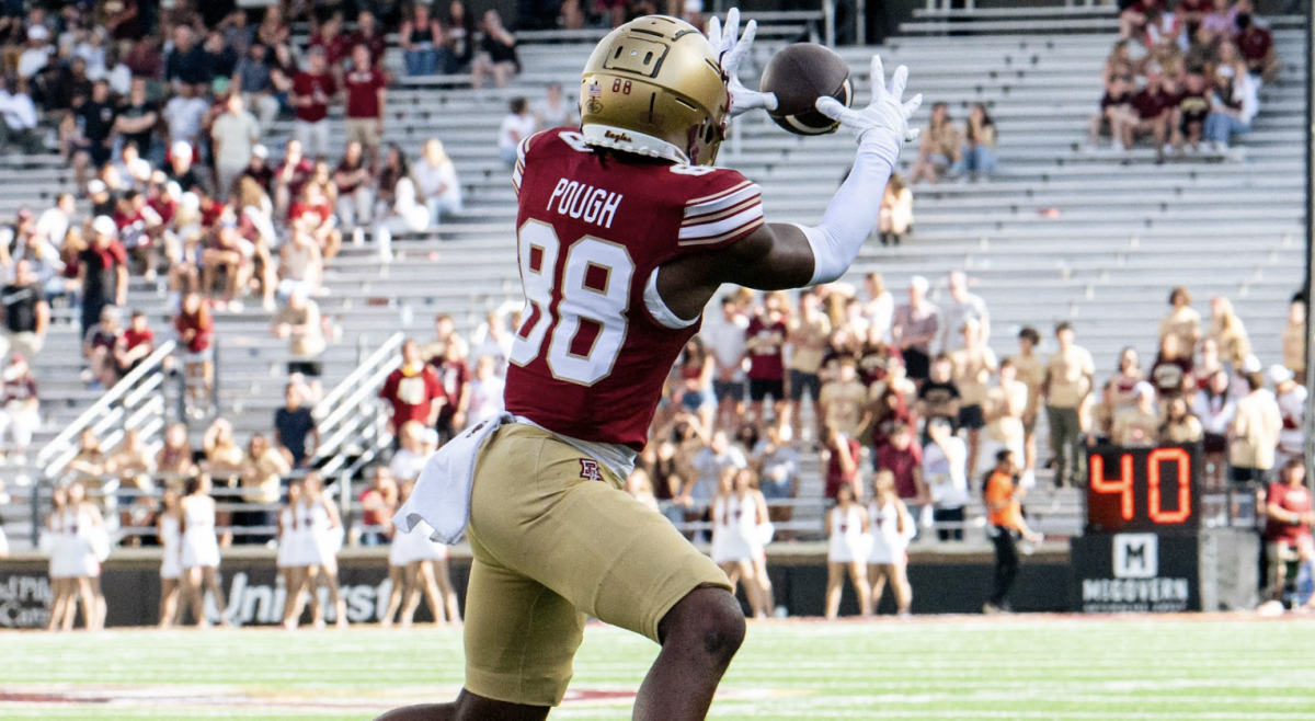 Lonergan threw for 89 yards and no touchdowns in Saturday's loss. (Paul Criado / Heights Staff)