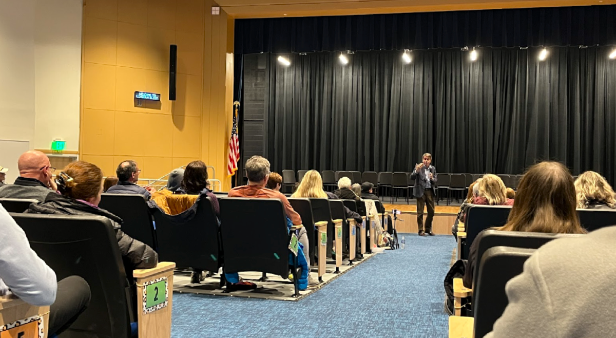 The conversation between Laredo and Ward 1 residents revolved around issues with ICE, housing, and Newton's identity. (Jisu Yee / Heights Staff)